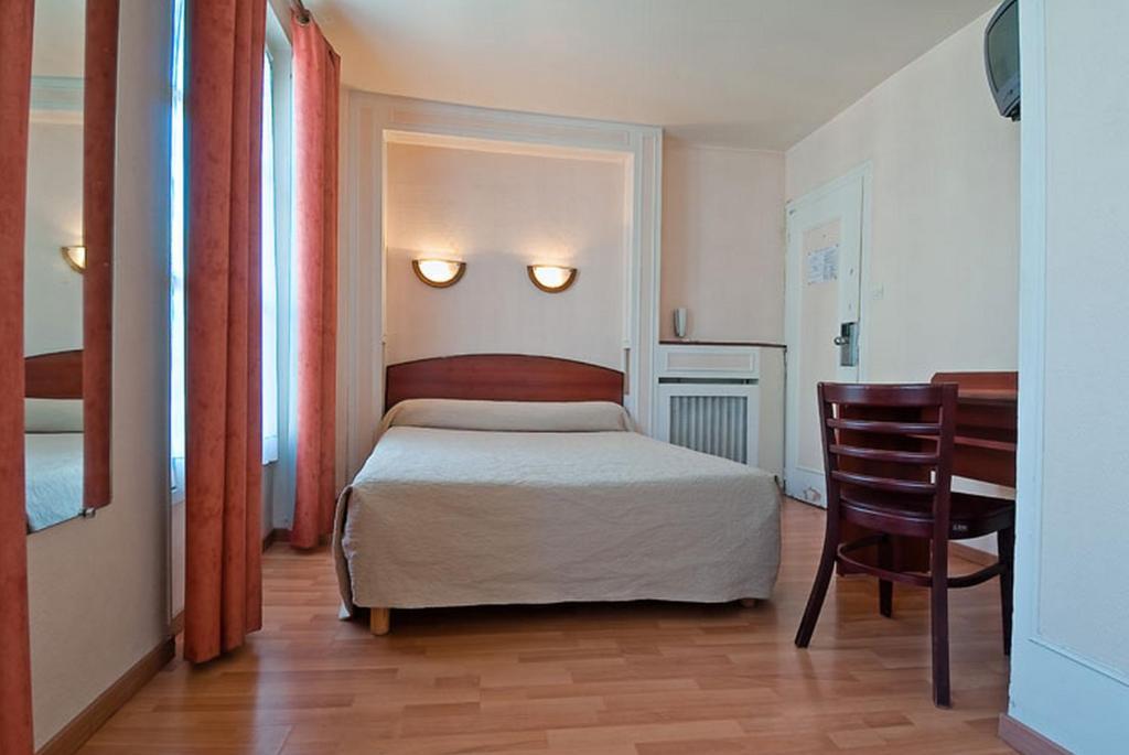 Hotel Saint Quentin Париж Екстер'єр фото